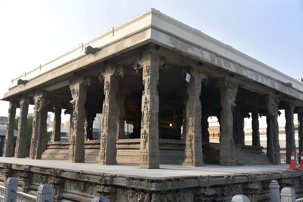 MS-Holidays-Mysuru-Ancient-temple-corridors-&-sacred-tanks