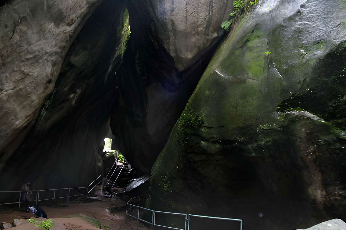 MS-Holidays-Mysuru-Edakkal-Caves