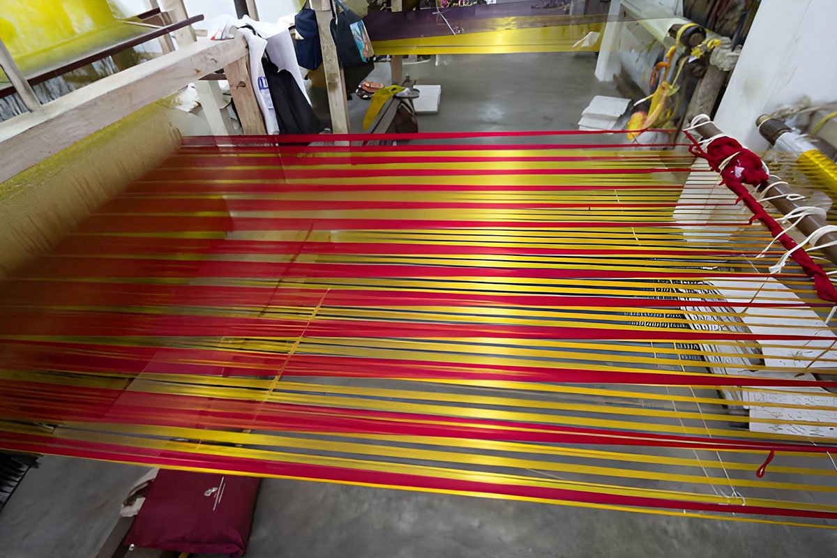 MS-Holidays-Mysuru-Famous-Kanchipuram-silk-saree-weaving-streets