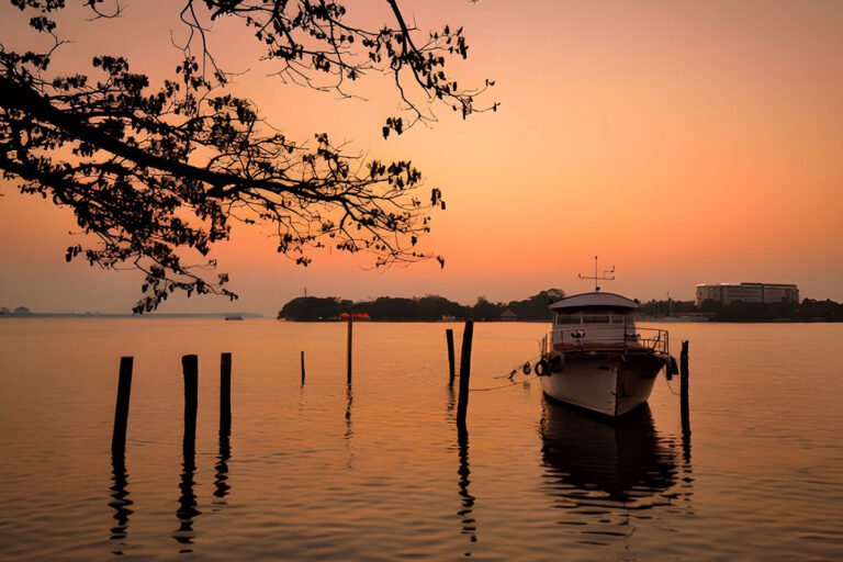 MS-Holidays-Mysuru-Marine-Drive-sunset-views