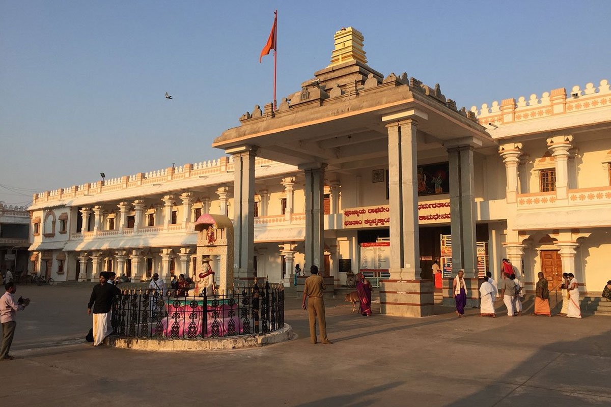 MS-Holidays-Mysuru-Sri-Raghavendra-Swamy-Matha