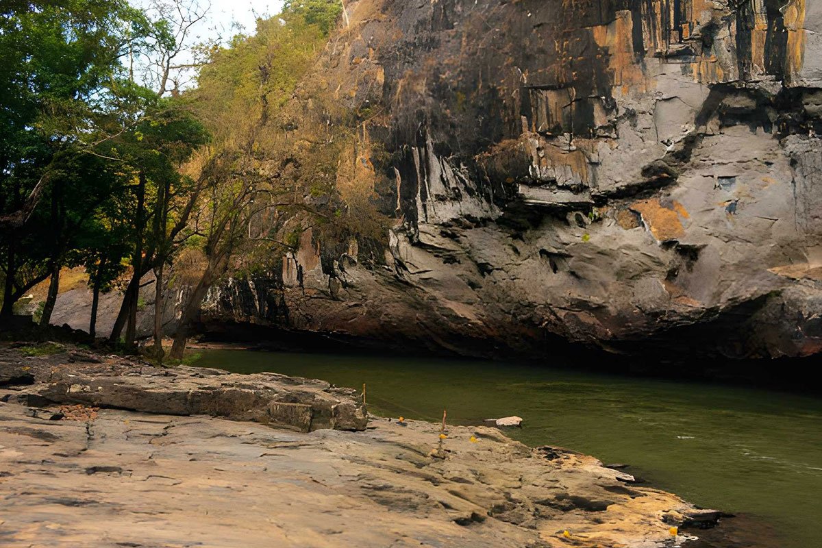 MS-Holidays-Mysuru-Syntheri-Rocks