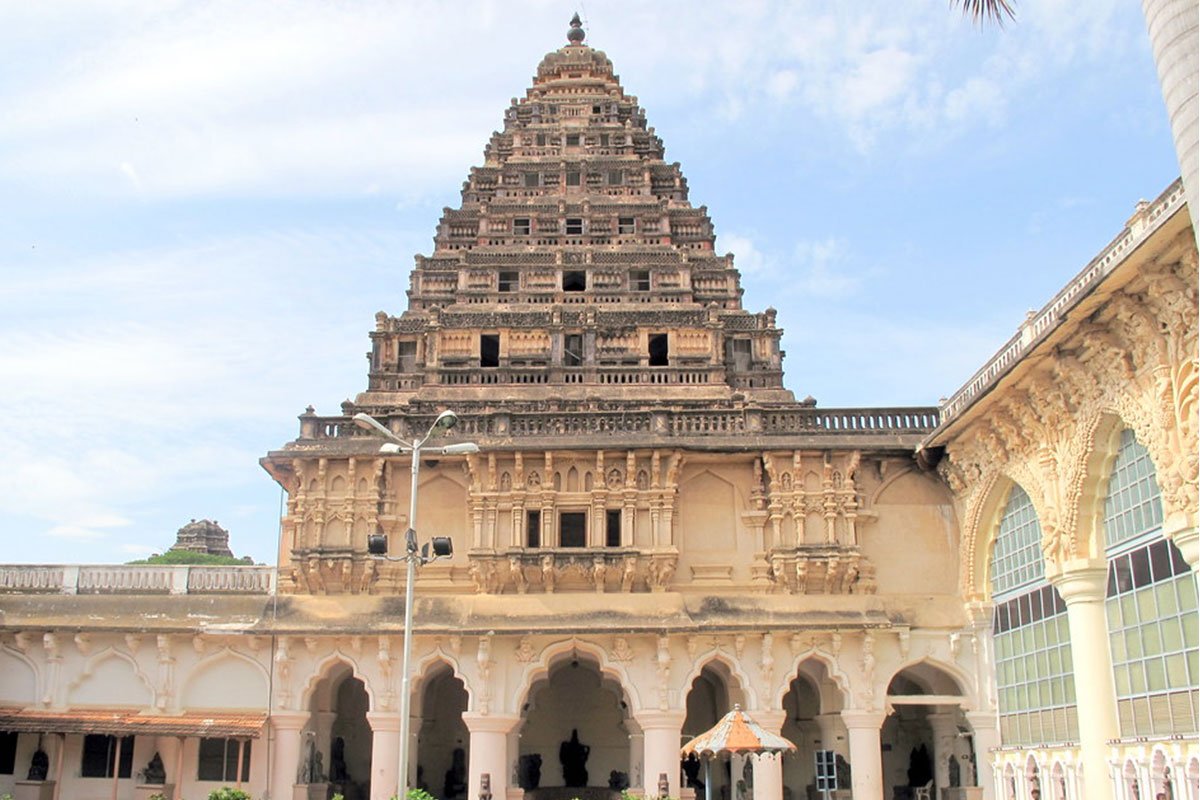 MS-Holidays-Mysuru-Thanjavur-Royal-Palace